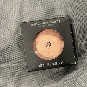 Il Makiage Mineral Highlighter